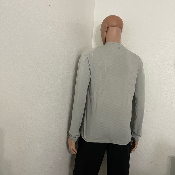 Lululemon" Metal Vent Tech Long Sleeve - Picture 8 of 14